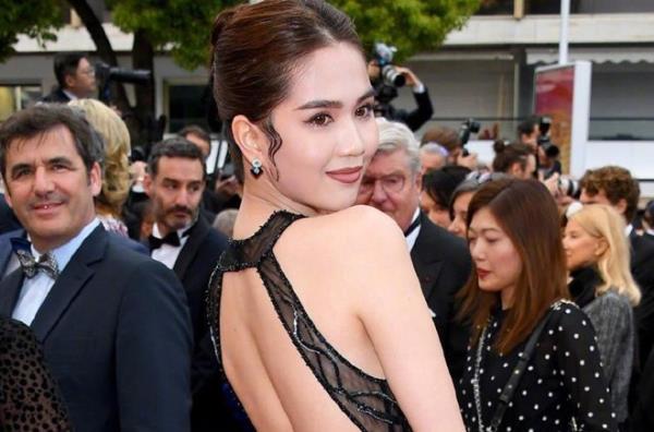 Ngọc Trinh mặc trang phục hở bạo trên thảm đỏ Cannes - Đại diện Bộ Văn hoá nói gì?